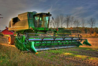 Illustration for article titled Awesome HDR Gallery Of John Deere Goodness